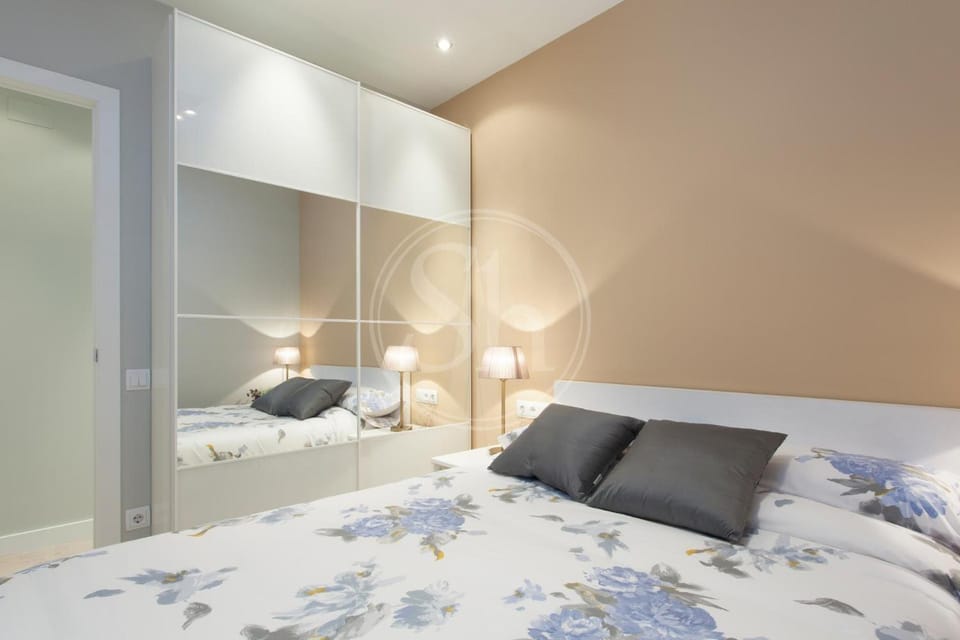 Bed, Photo of the whole room, Bedroom, wardrobe
