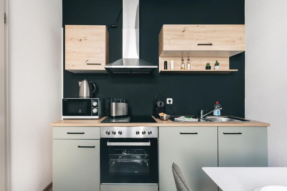 Coffee/tea facilities, Kitchen or kitchenette, dishwasher, oven, stove, toaster