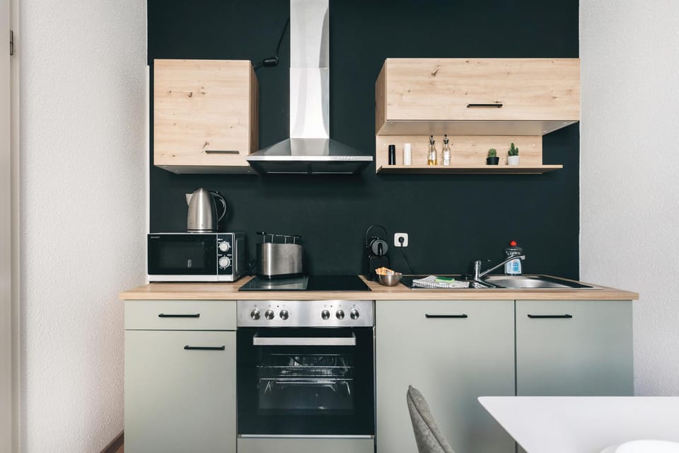 Coffee/tea facilities, dishwasher, microwave, toaster, kitchen