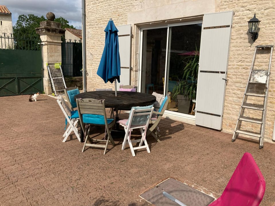 Patio, Dining area