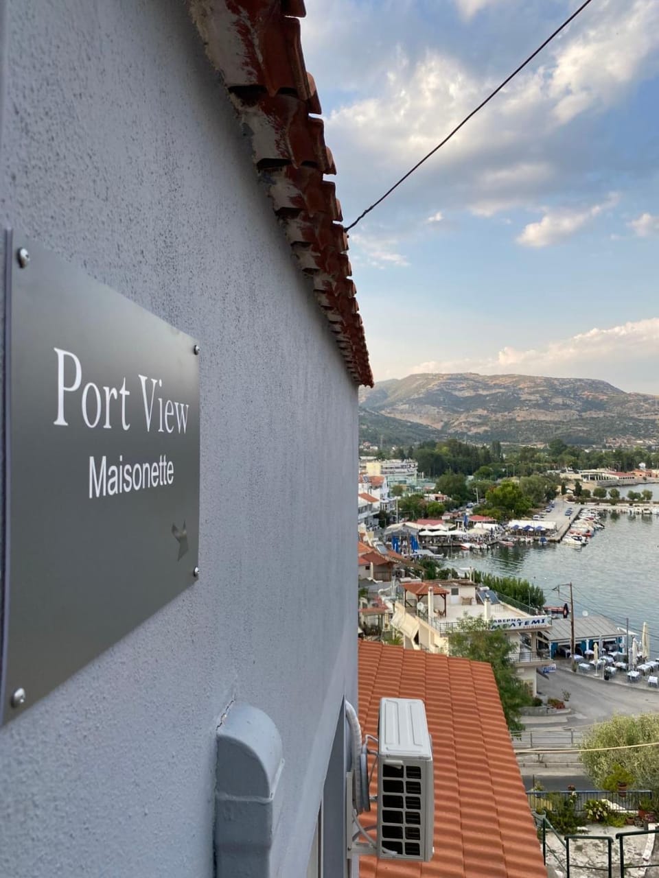 Port View Maisonette Apartment in Kavala