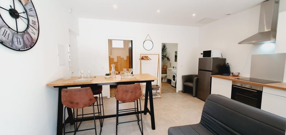 Dining area, Meals