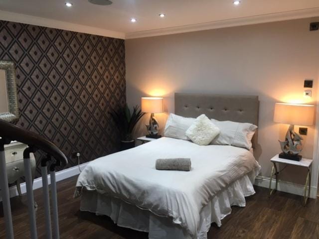 Bed, Bedroom