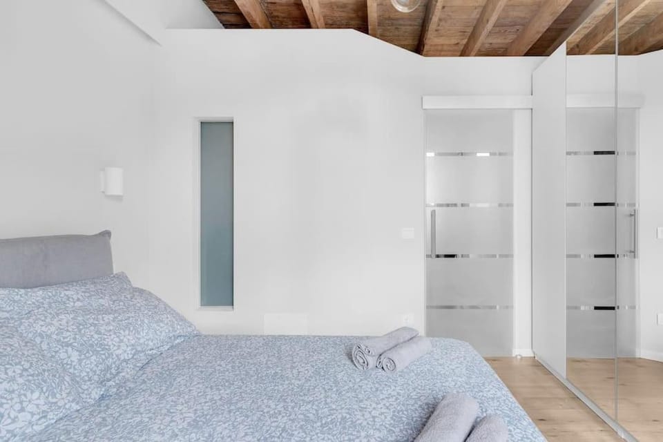Bed, Photo of the whole room, Bedroom, wardrobe