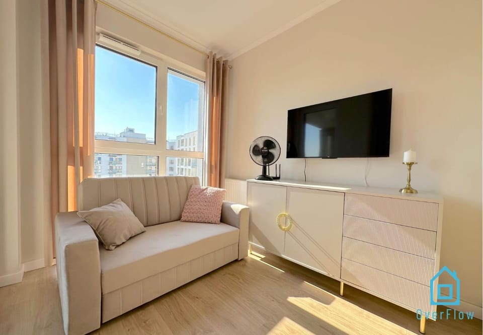 Laura Apartment with Sauna & Gym, 5 Min to Baltic Sea & Polsat Plus Arena Apartment in Gdansk