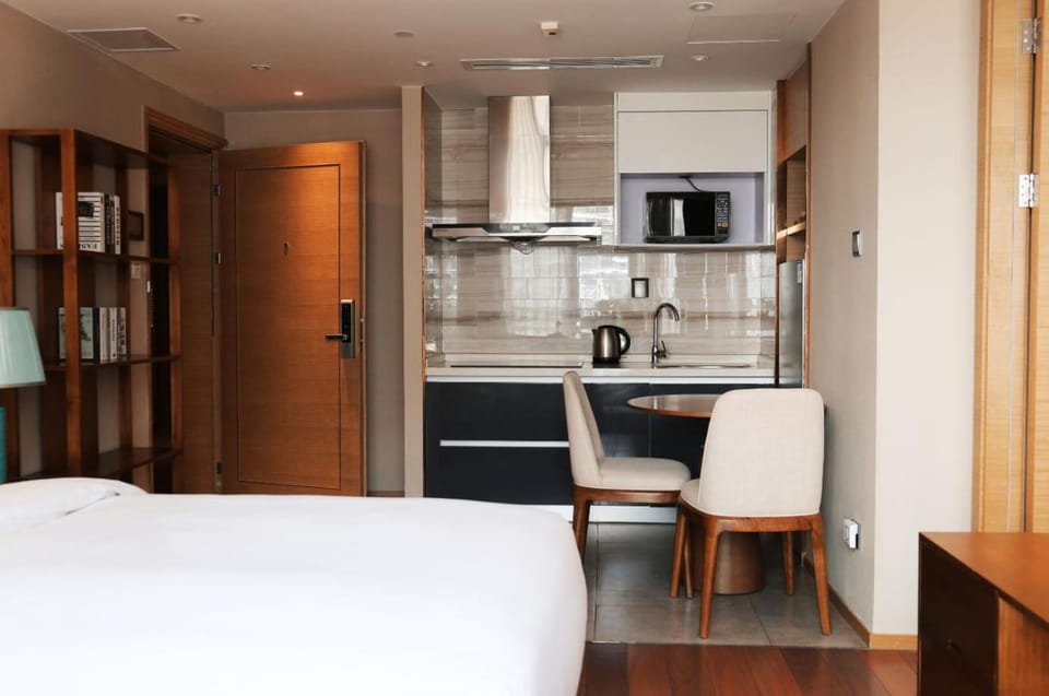 Bed, Coffee/tea facilities, Kitchen or kitchenette, Photo of the whole room, Bedroom, minibar