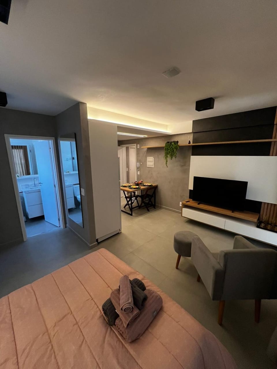 Photo of the whole room