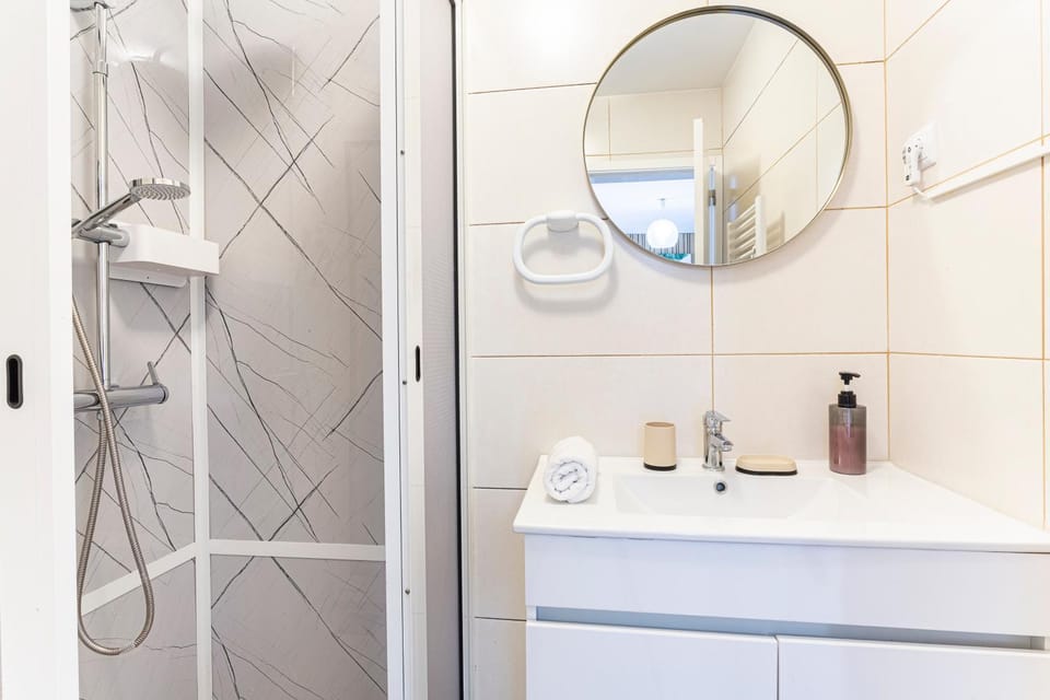 Bathroom, Living room