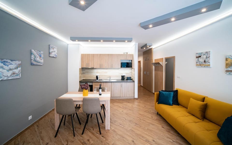 Kitchen or kitchenette, Living room, Dining area, oven, stove