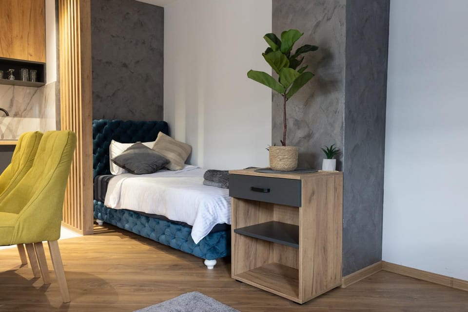 Bed, Photo of the whole room, Seating area