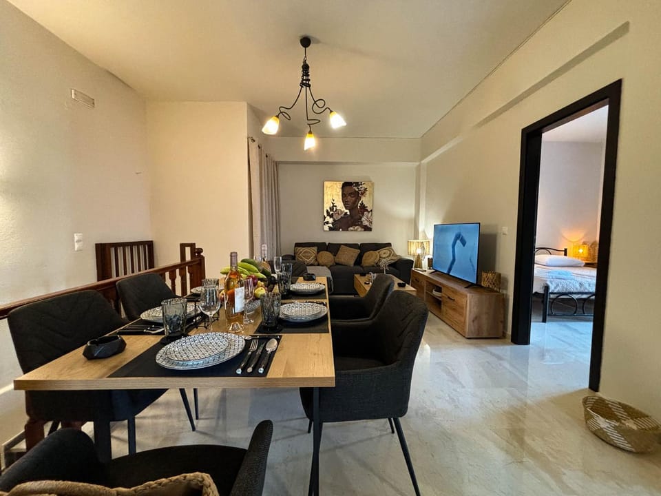 Living room, Dining area