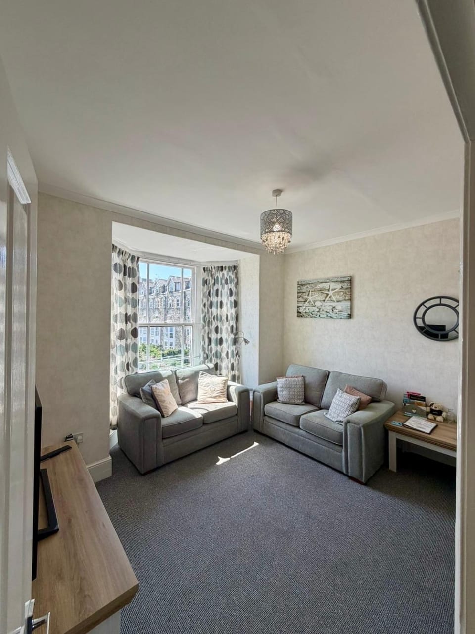 Gull Rock, close to Tunnels Beach & Harbour with Parking Apartment in Ilfracombe