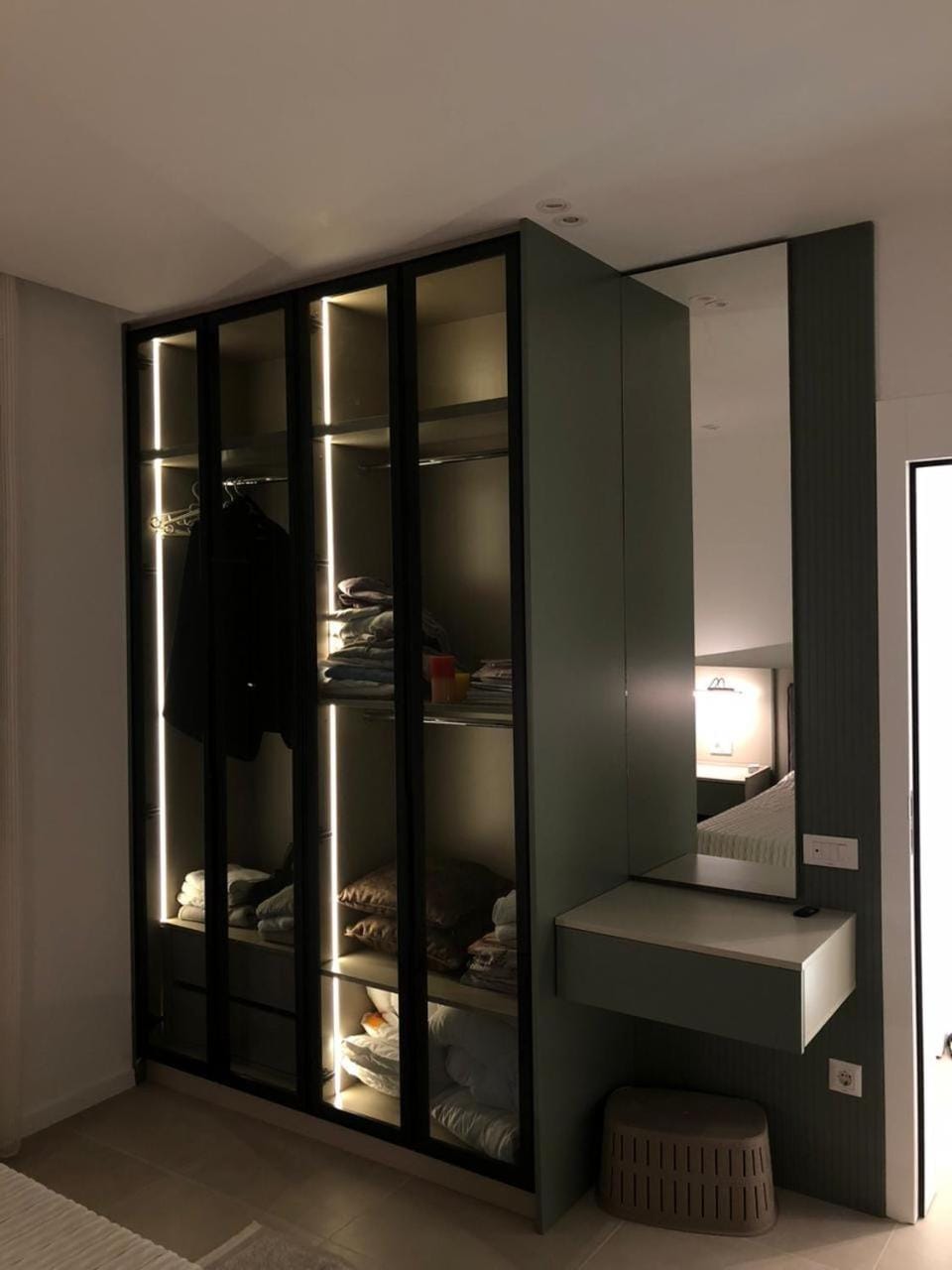 Bedroom, wardrobe