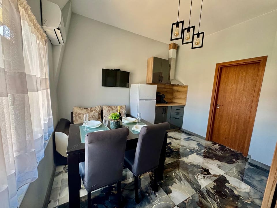 Kitchen or kitchenette, Living room, Dining area