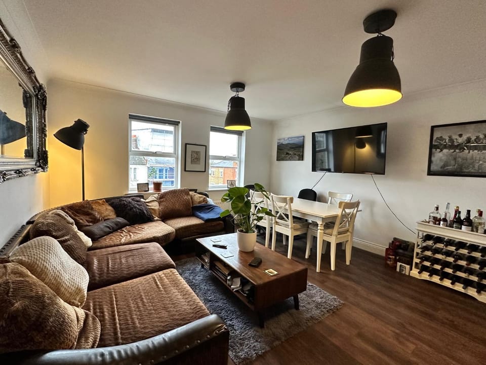 TV and multimedia, Living room, Seating area