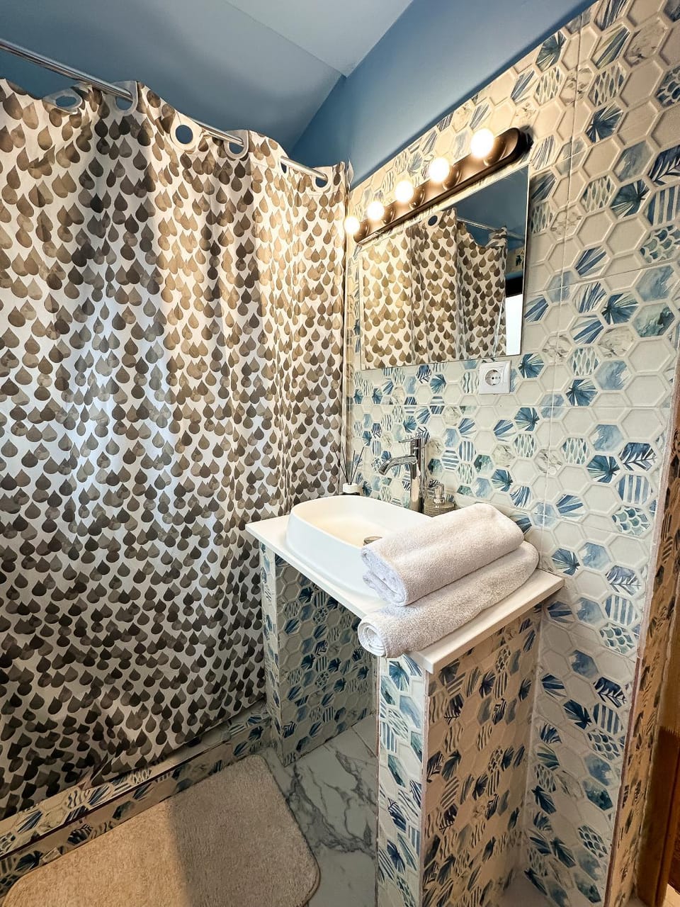 Shower, Bathroom