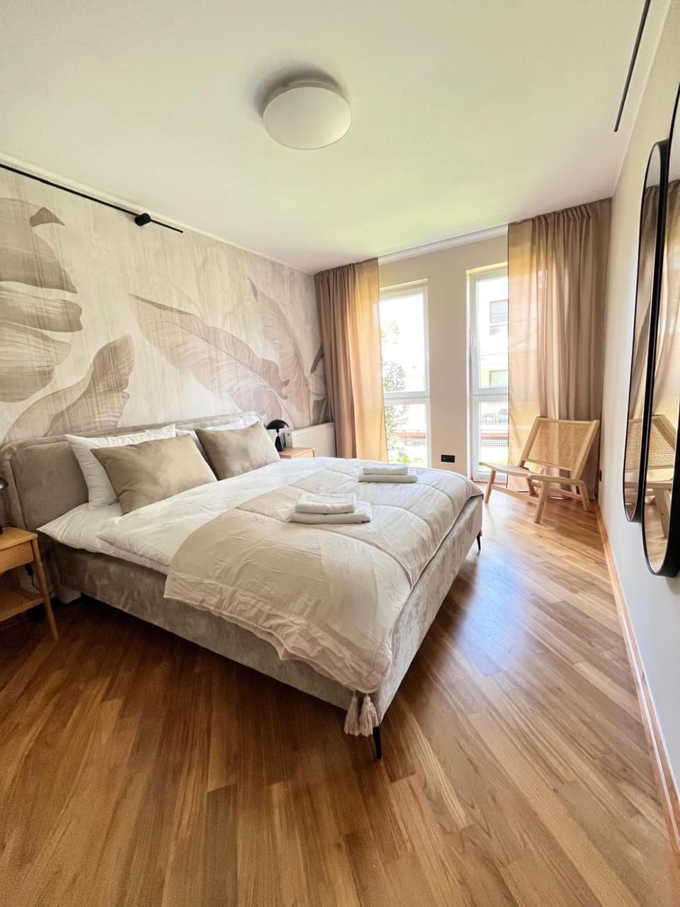 Bed, Photo of the whole room, Bedroom