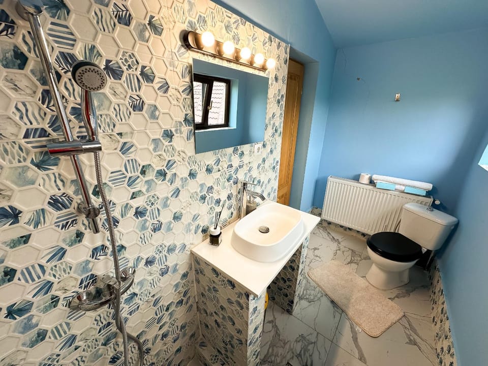 Shower, Toilet, Bathroom