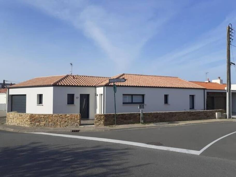 Maison à la chaume proche plage sauvage 3chambres House in Les Sables-d'Olonne