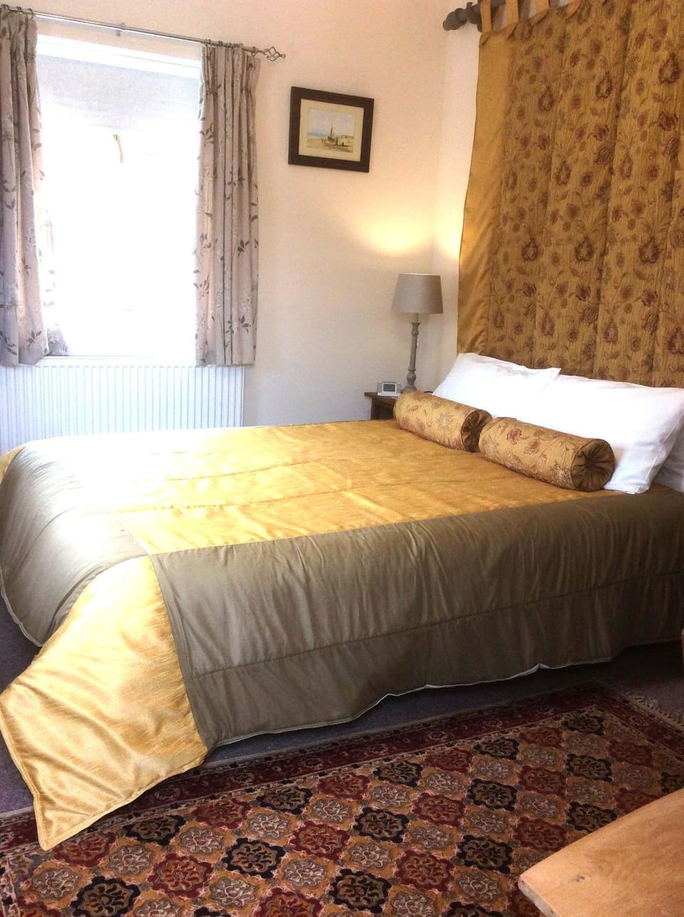 Property building, Bed, Bedroom