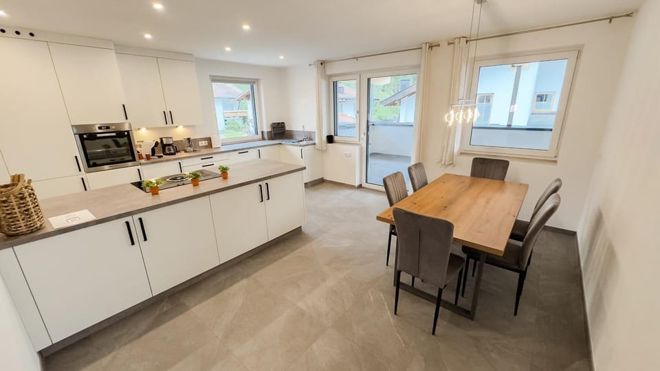 Kitchen or kitchenette, Living room