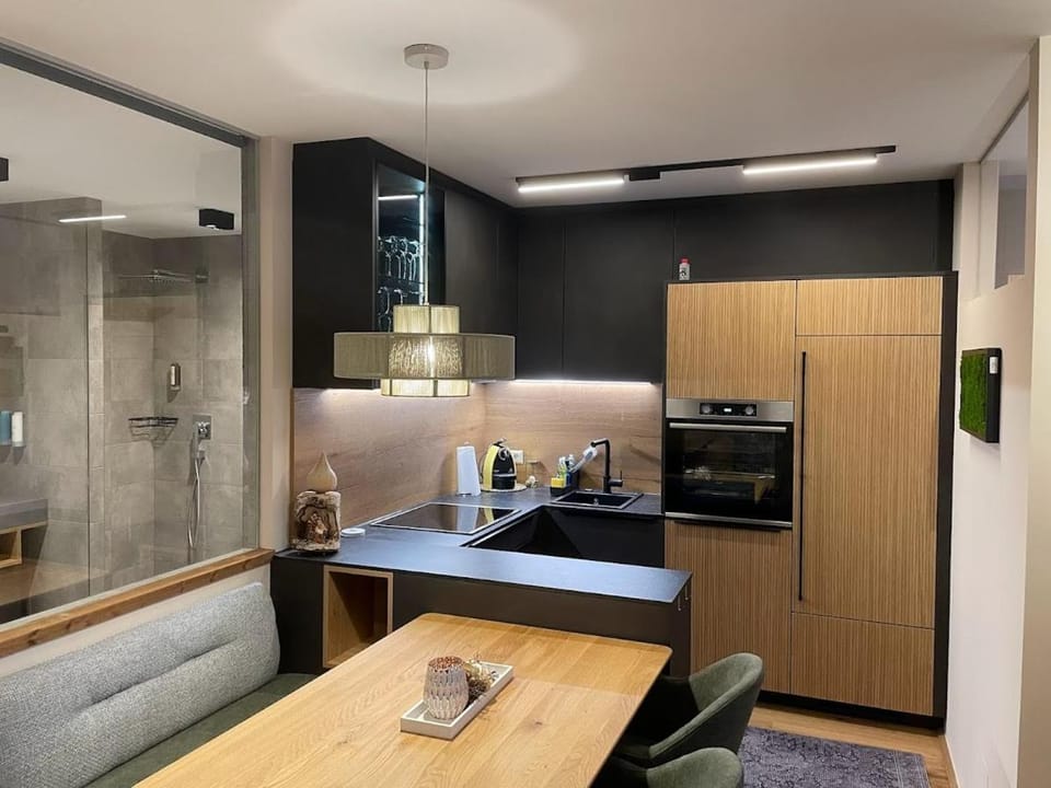 Kitchen or kitchenette, Living room