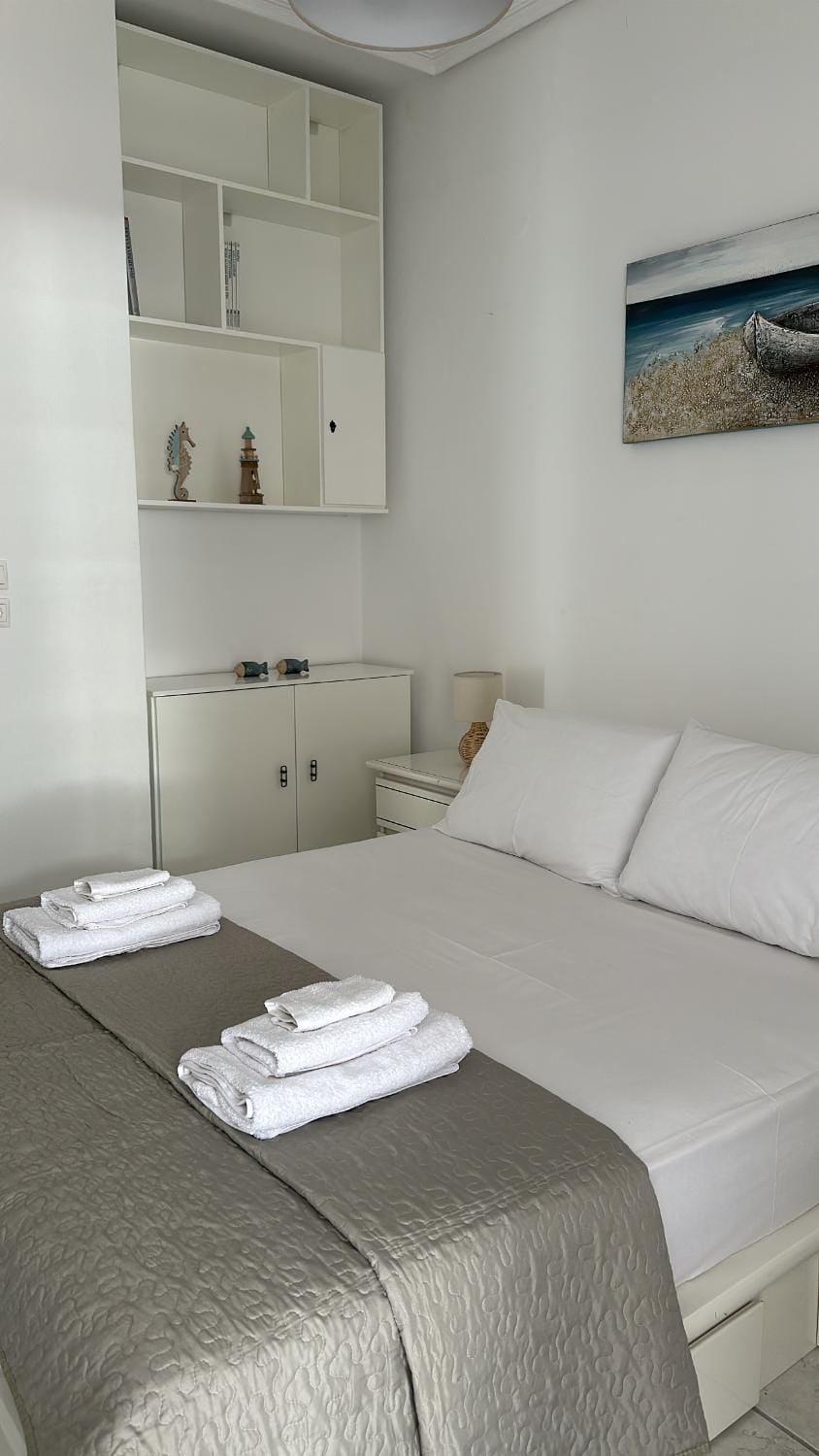 Bed, Photo of the whole room, Bedroom, towels, wardrobe