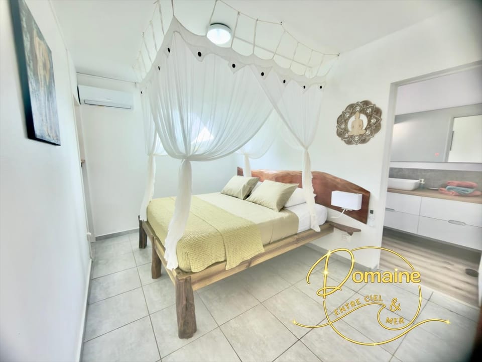 Bed, Photo of the whole room, Bedroom, towels, air conditioner