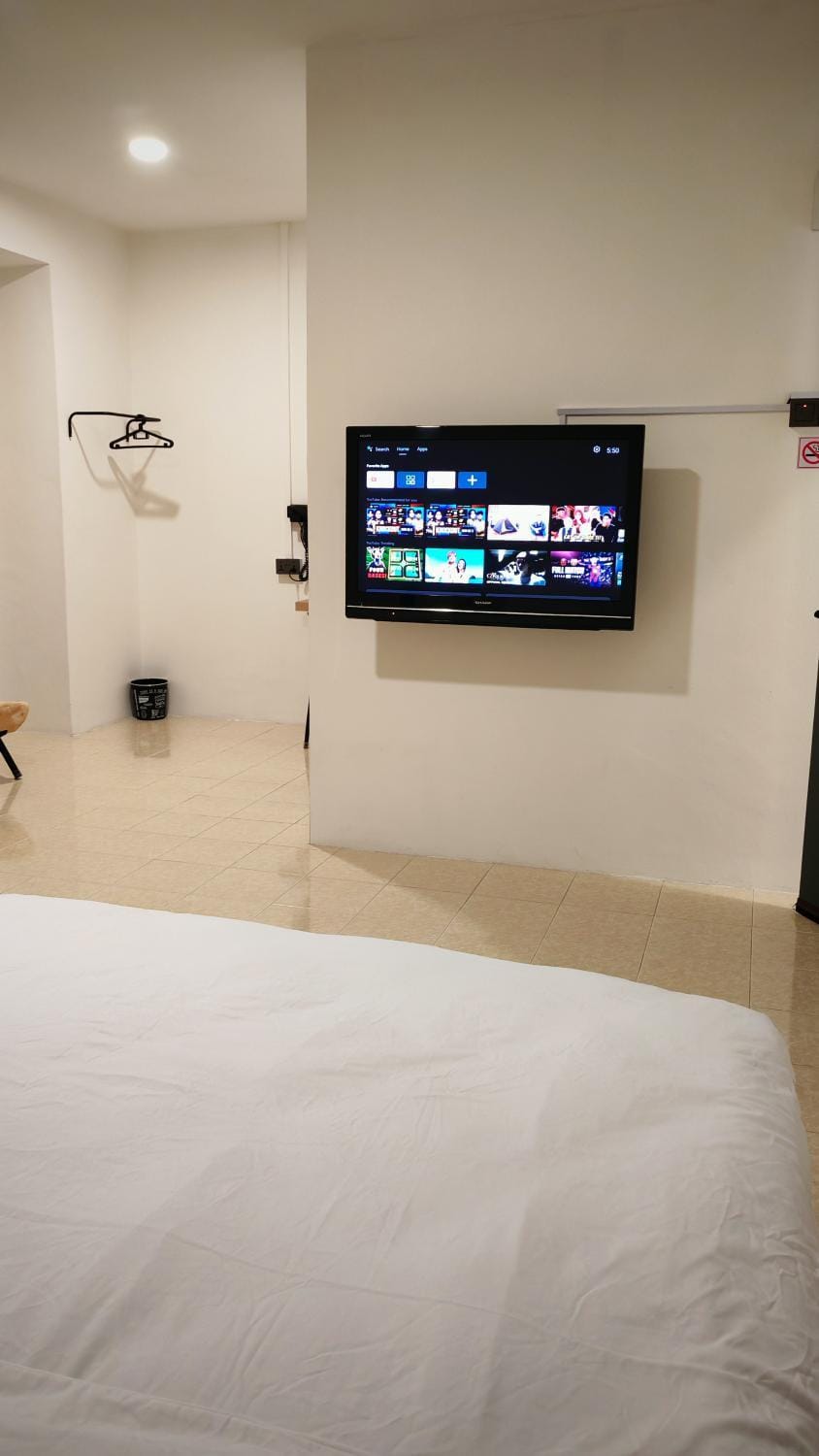 23 Inn Kingbed Room with Balcony Vacation rental in Penang