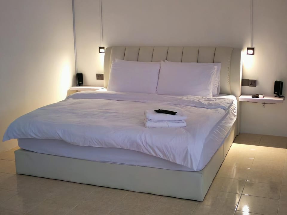 23 Inn Kingbed Room with Balcony Vacation rental in Penang