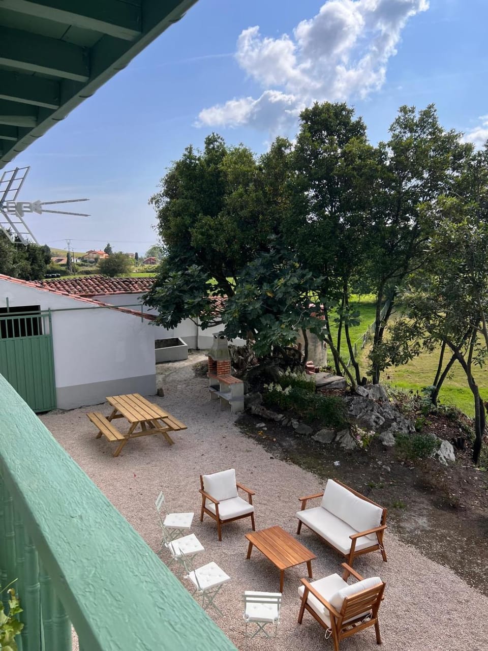 Casona típica cántabra cerca de la playa de Gerra House in Western coast of Cantabria