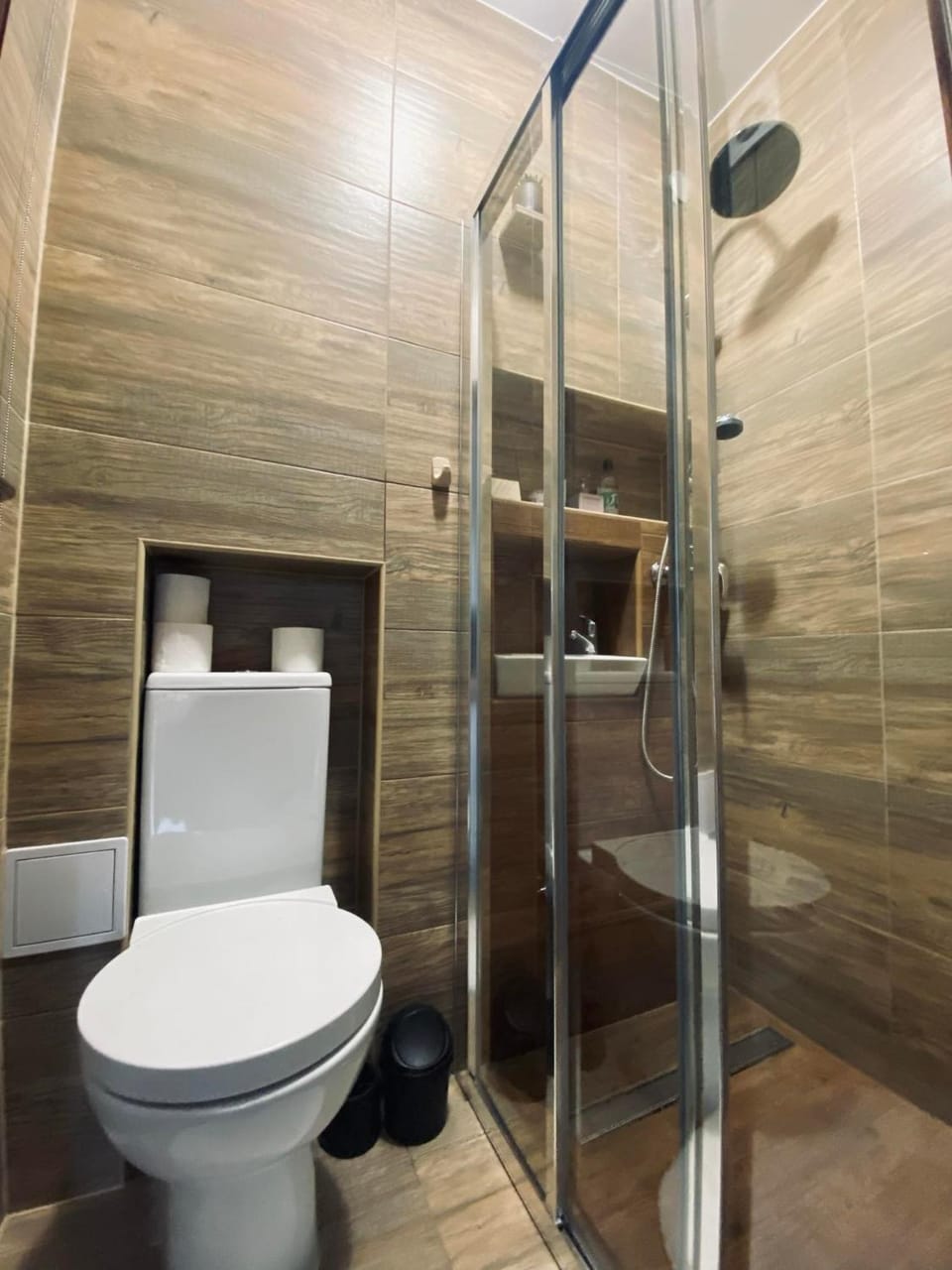 Shower, Toilet, Bathroom
