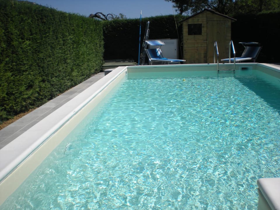 Swimming pool, Swimming pool