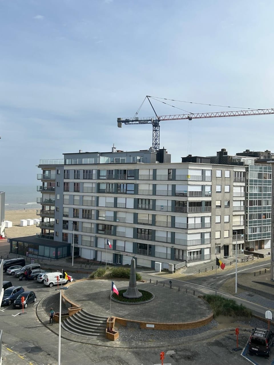 Neighbourhood, Sea view, Location