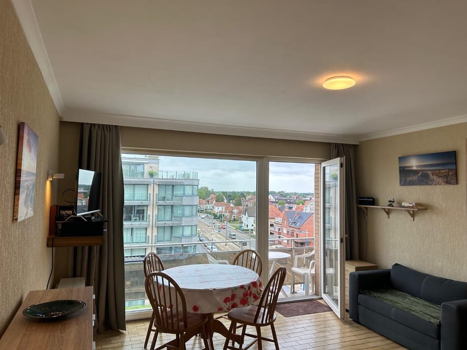 TV and multimedia, View (from property/room), Balcony/Terrace, Living room, Seating area, Dining area