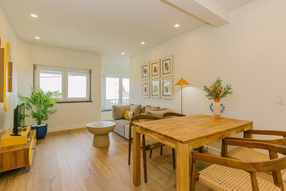 Communal lounge/ TV room, Day, Living room, Dining area
