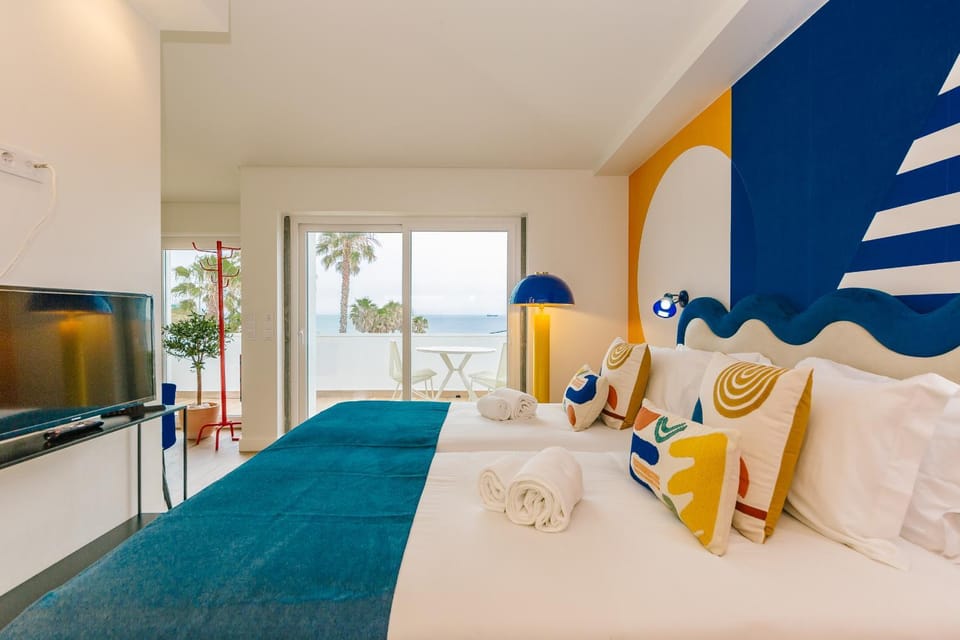 Bed, Day, TV and multimedia, Photo of the whole room, Bedroom, towels