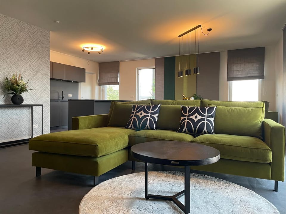 Kitchen or kitchenette, Living room, Seating area