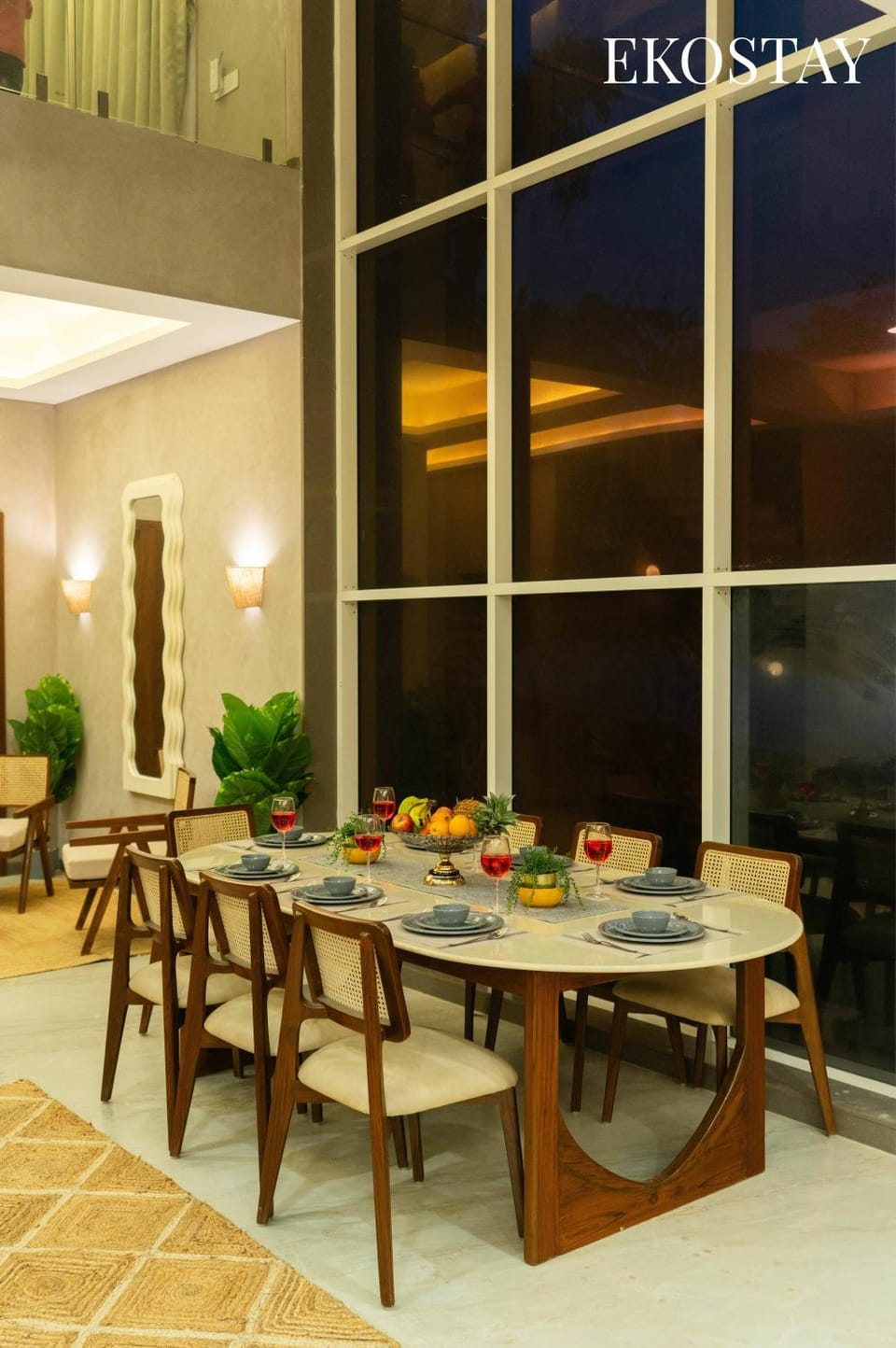 Living room, Food and drinks, Seating area, Dining area, Food