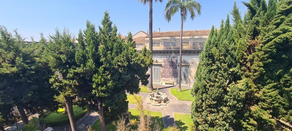 Natural landscape, View (from property/room), City view, Garden view, Landmark view, Quiet street view, Inner courtyard view