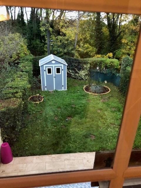 Chambre au calme dans résidence avec terrain de tennis Vacation rental in Île-de-France