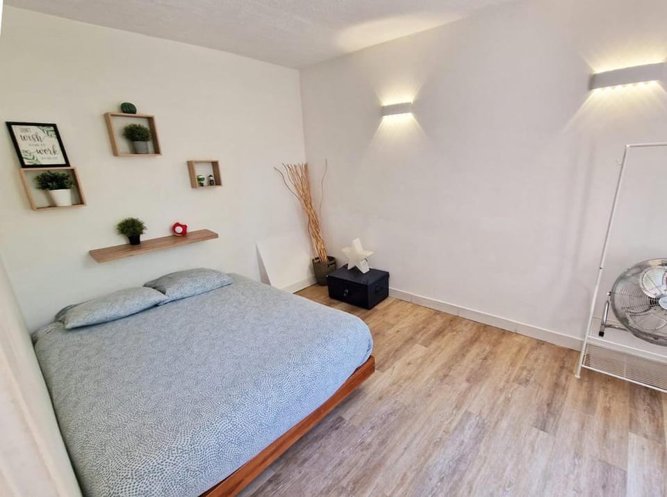 GregBnb - CLIMATISE - T2 Terrasse 38m2 - WiFi Apartment in Toulon