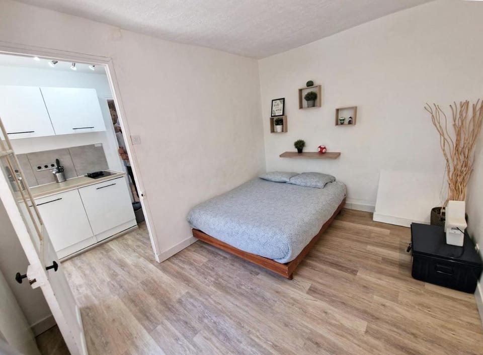 GregBnb - CLIMATISE - T2 Terrasse 38m2 - WiFi Apartment in Toulon