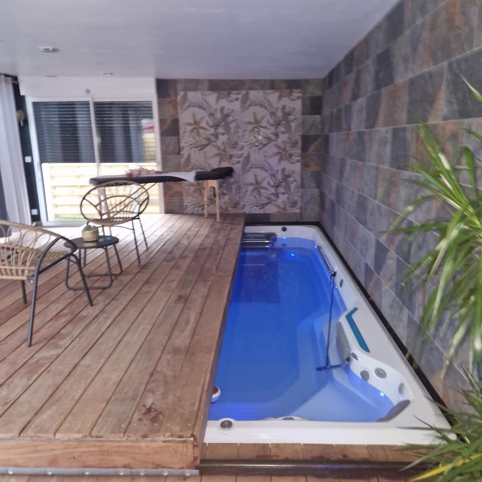 Escapade Romantique à Saint Omer-Espace Totalement Privatisé Avec Terrasse House in Hauts-de-France