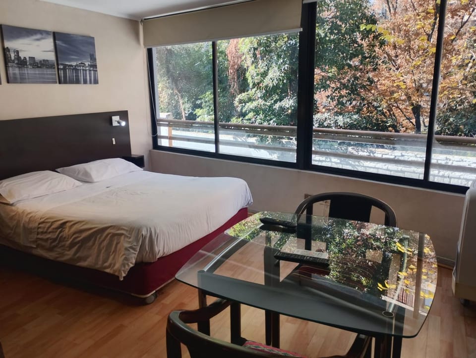 Bed, Living room, Photo of the whole room, Dining area