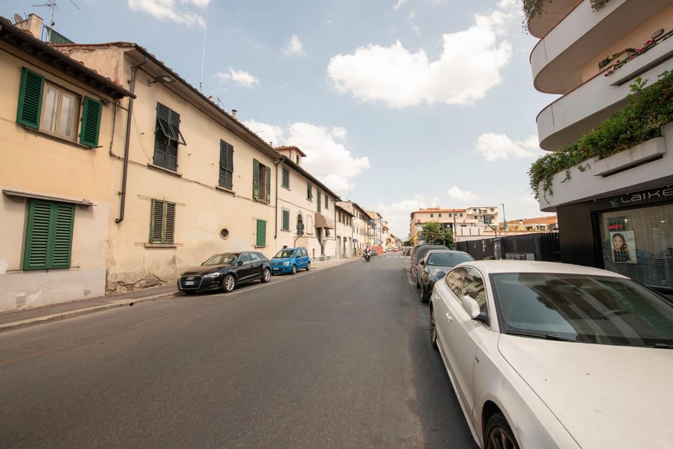 Neighbourhood, Street view