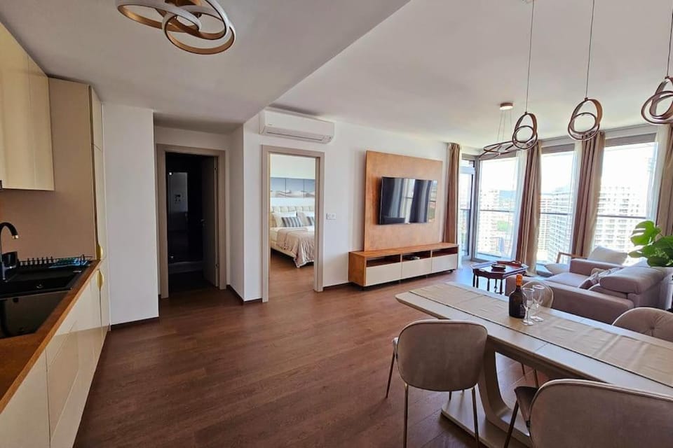 Communal lounge/ TV room, TV and multimedia, Living room, Dining area