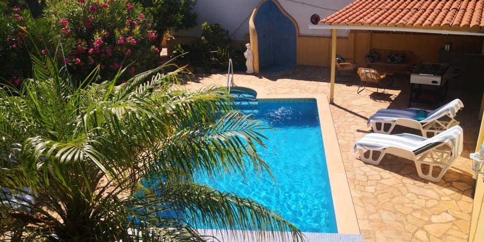 Small Oasis with pool near beach and Olhao Apartment in Olhão