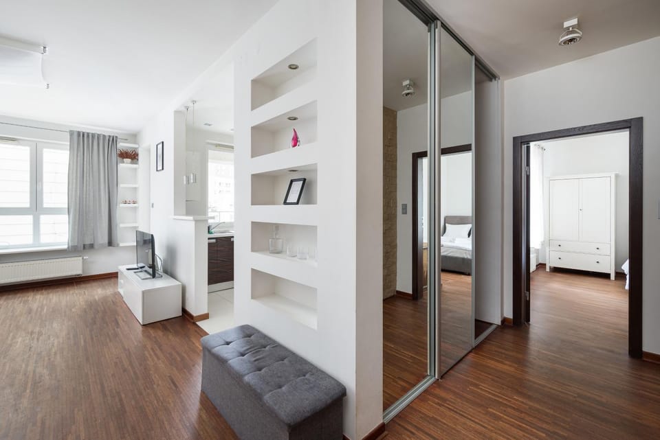 Bed, TV and multimedia, Living room, Photo of the whole room, Seating area, wardrobe