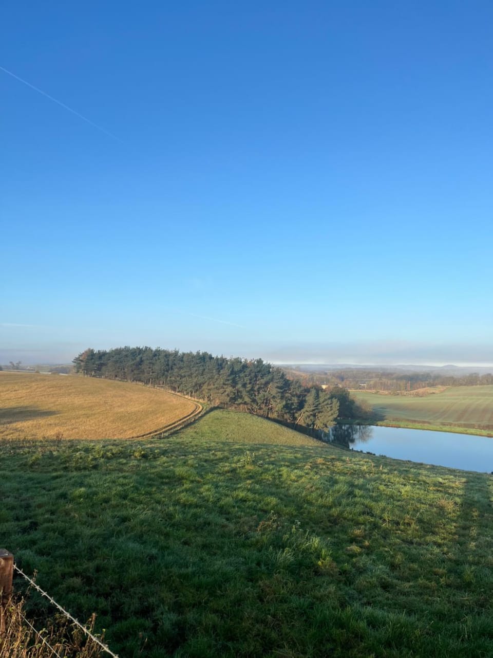 Nearby landmark, Day, Natural landscape, Lake view, River view